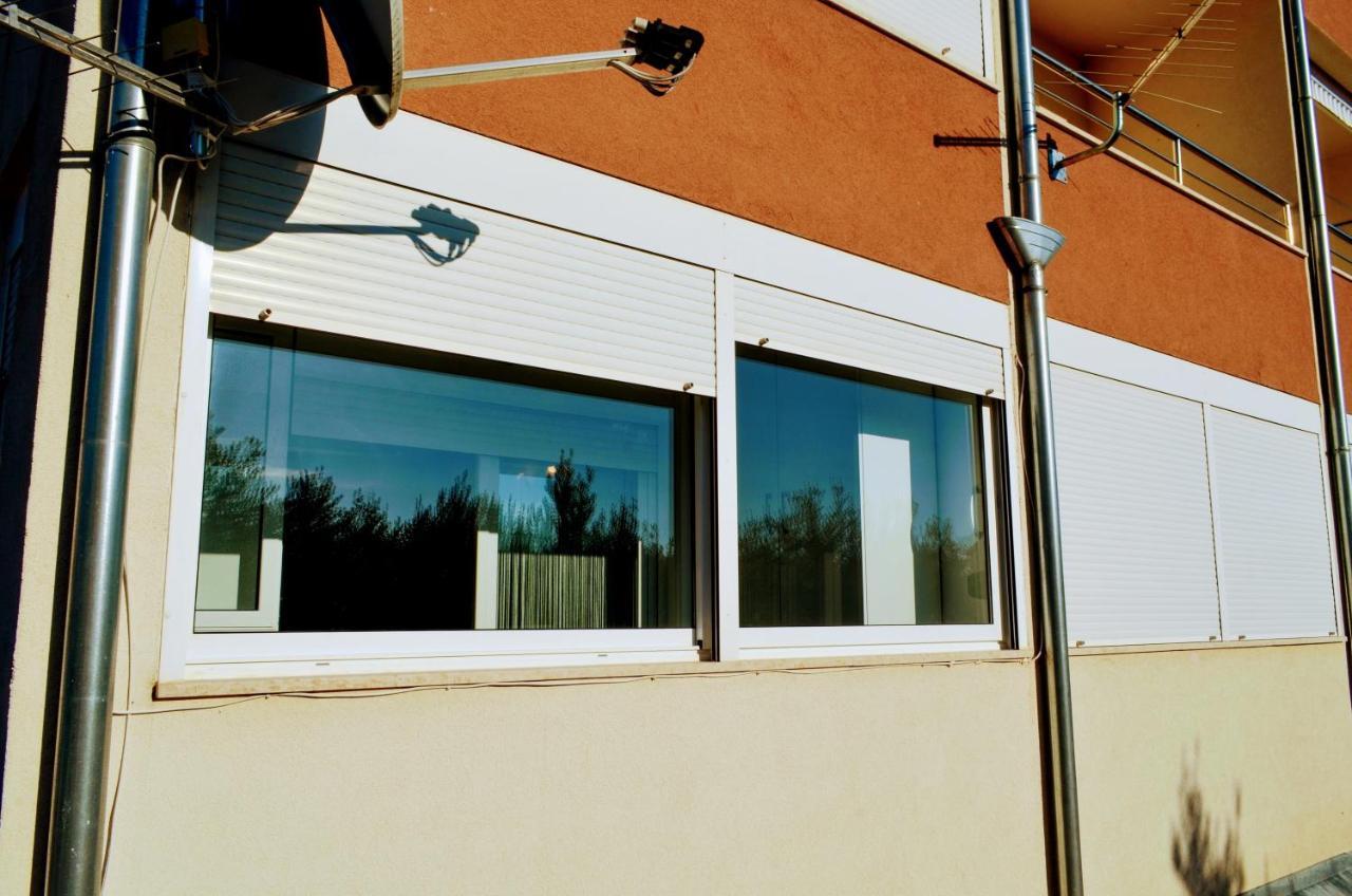 Mihaela Studio Apartmans 150M Near The Beach Каштела Екстер'єр фото