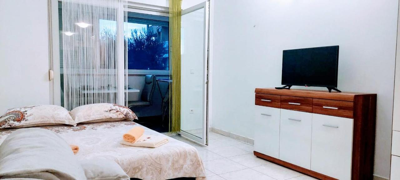 Mihaela Studio Apartmans 150M Near The Beach Каштела Екстер'єр фото