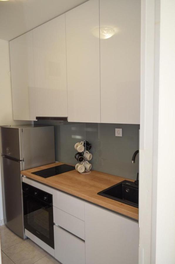 Mihaela Studio Apartmans 150M Near The Beach Каштела Екстер'єр фото