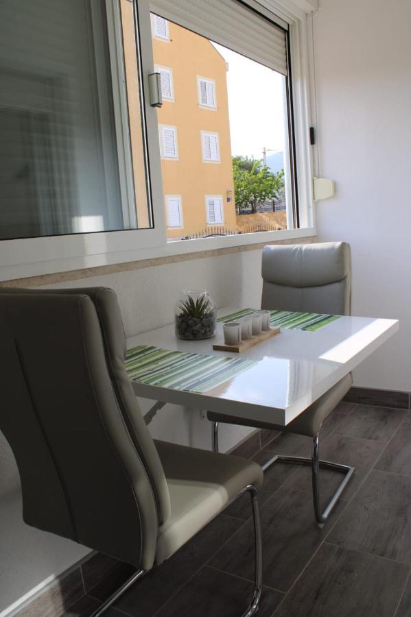 Mihaela Studio Apartmans 150M Near The Beach Каштела Екстер'єр фото