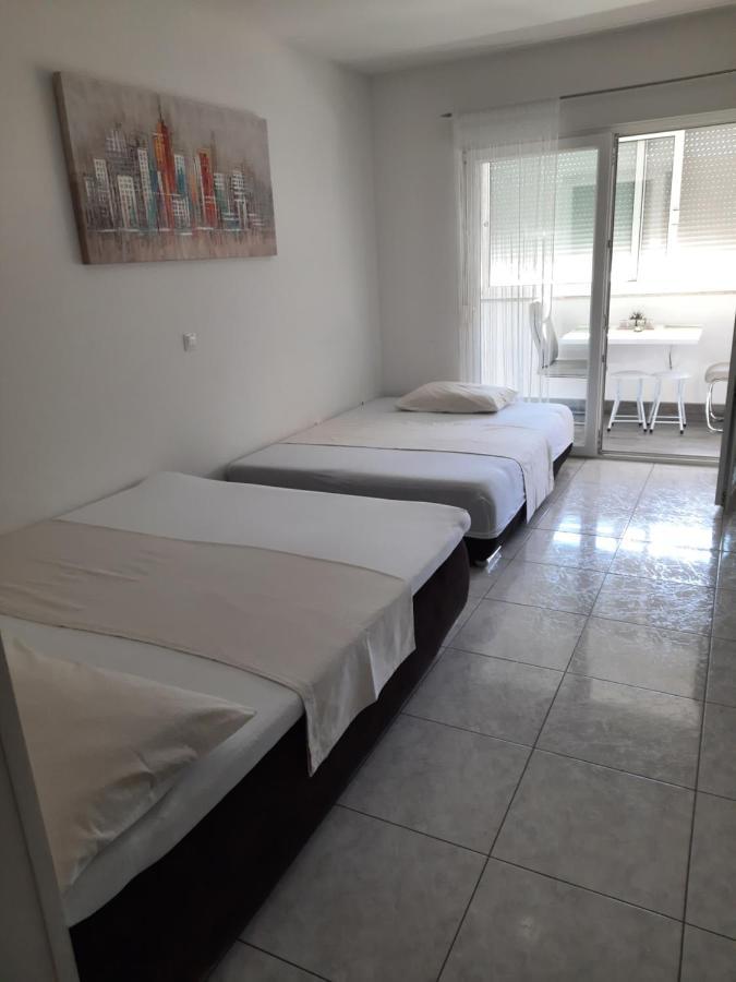 Mihaela Studio Apartmans 150M Near The Beach Каштела Екстер'єр фото